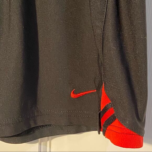 Nike Gym Shorts black with red side swoosh M 10-12 - Picture 3 of 5
